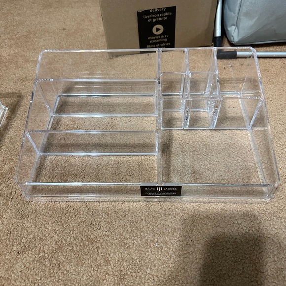 Clear storage containers used for make up - Picture 8 of 8